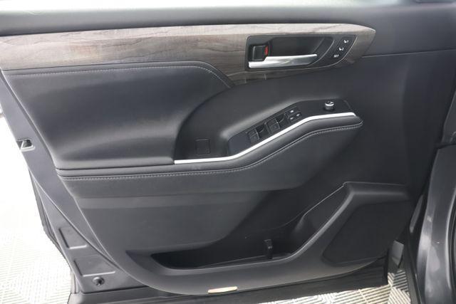 2021 Toyota Highlander Hybrid Platinum