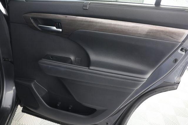2021 Toyota Highlander Hybrid Platinum