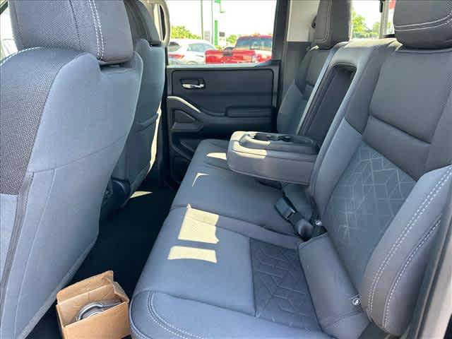 2025 Nissan Frontier Crew Cab SV 4x2