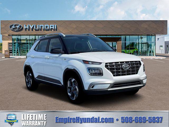 2026 Hyundai Venue SEL w/Two-Tone Roof