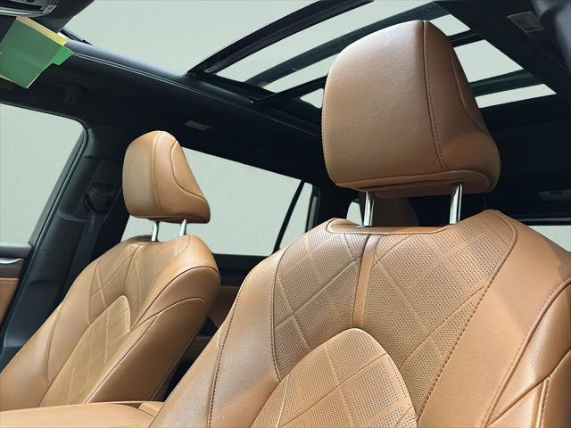 2022 Toyota Highlander Hybrid Platinum