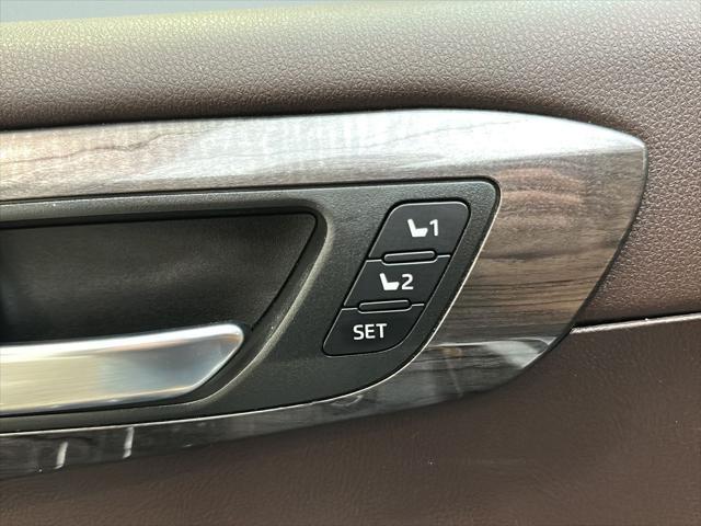 2022 Toyota Highlander Hybrid Platinum