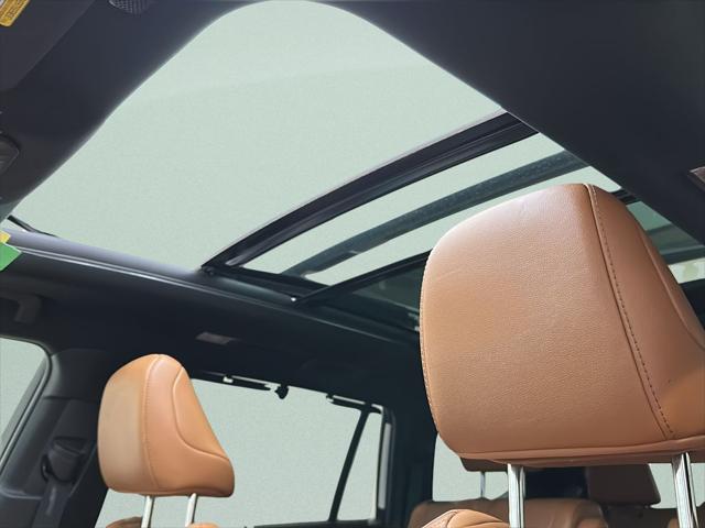 2022 Toyota Highlander Hybrid Platinum