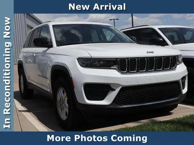 2023 Jeep Grand Cherokee Laredo 4x4 for sale in Wichita, KS