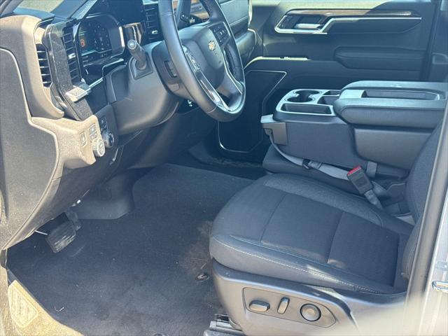 2024 Chevrolet Silverado 1500 4WD Crew Cab Short Bed LT with 2FL