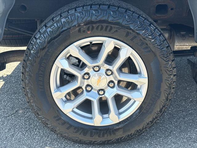 2024 Chevrolet Silverado 1500 4WD Crew Cab Short Bed LT with 2FL