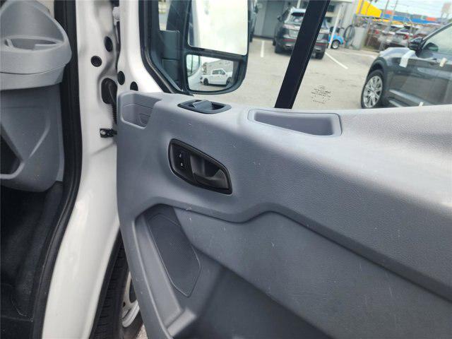 2017 Ford Transit 148 WB Medium Roof Cargo