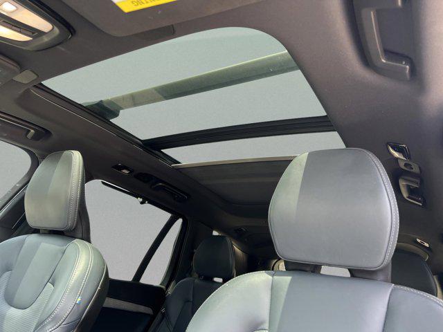 2024 Volvo XC90 B6 Ultimate Bright Theme 7-Seater