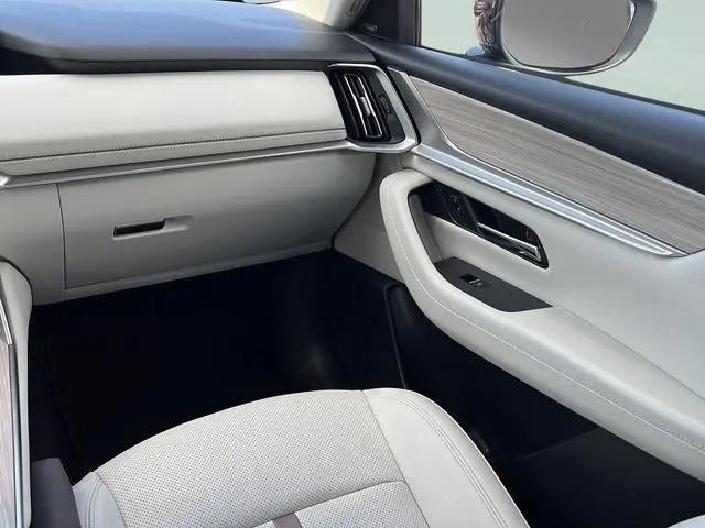 2024 Mazda X-90 Premium Plus
