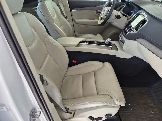 2025 Volvo XC90 Plug-In Hybrid T8 Ultra 6-Seater