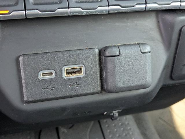 2022 Chevrolet Silverado 1500 2WD Crew Cab Short Bed Custom