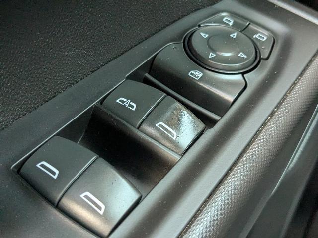 2022 Chevrolet Silverado 1500 2WD Crew Cab Short Bed Custom