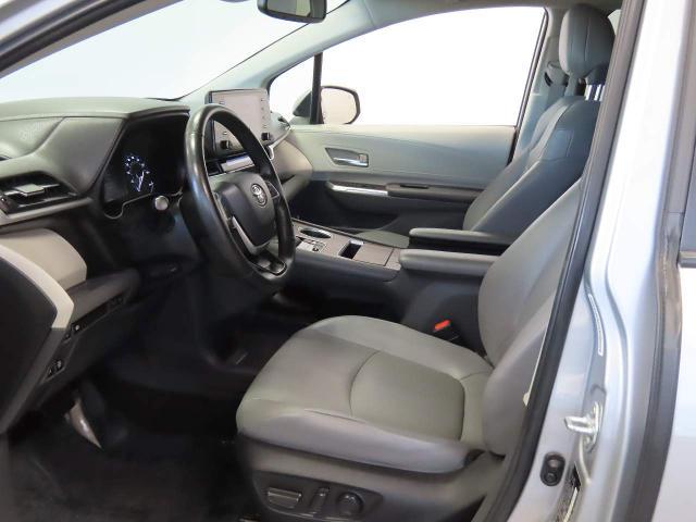 2022 Toyota Sienna XLE 8 Passenger