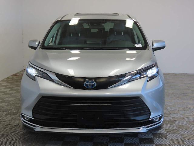 2022 Toyota Sienna XLE 8 Passenger