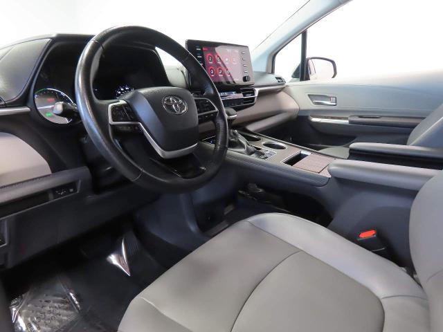 2022 Toyota Sienna XLE 8 Passenger