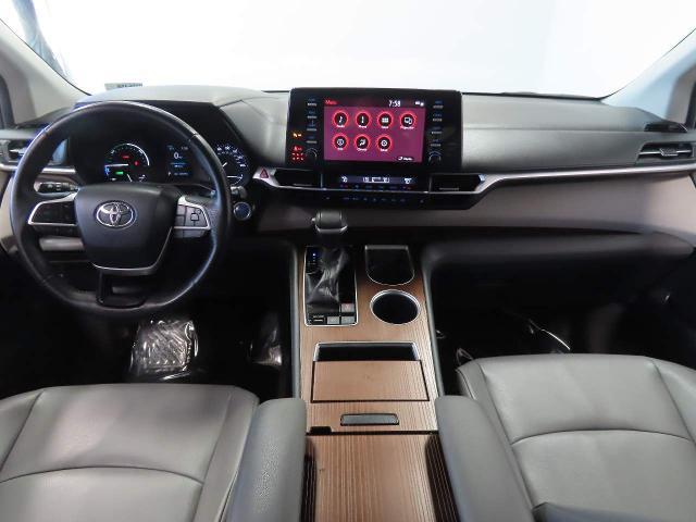 2022 Toyota Sienna XLE 8 Passenger