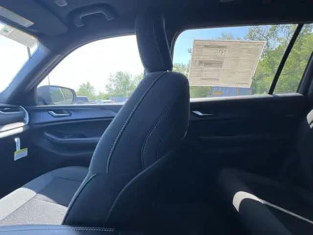 2026 Jeep Grand Cherokee L Altitude 4x4