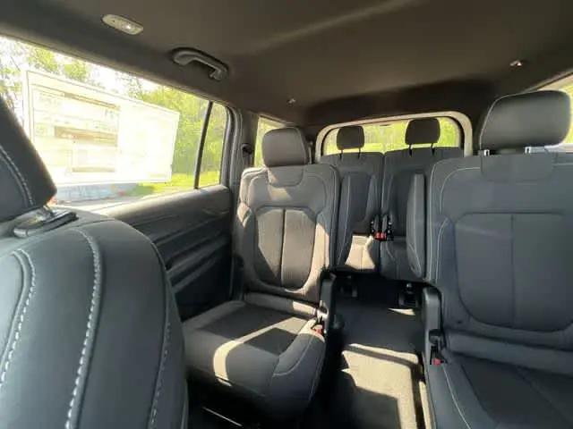 2026 Jeep Grand Cherokee L Altitude 4x4