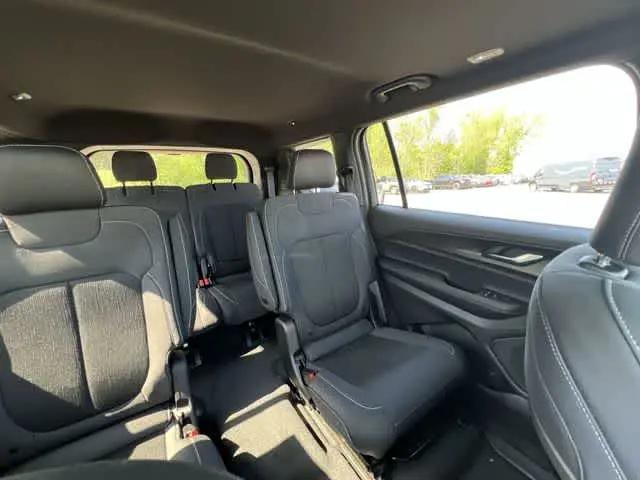 2026 Jeep Grand Cherokee L Altitude 4x4