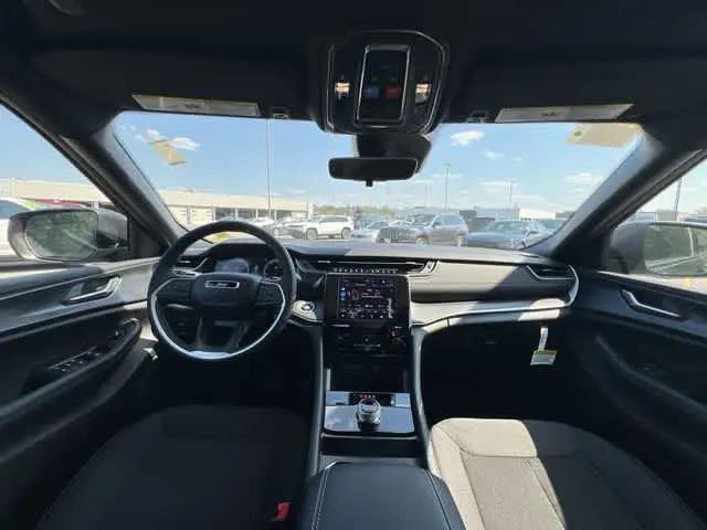 2026 Jeep Grand Cherokee L Altitude 4x4