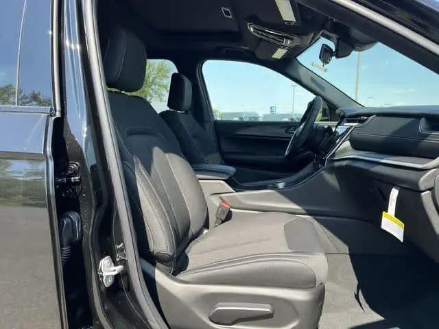 2026 Jeep Grand Cherokee L Altitude 4x4