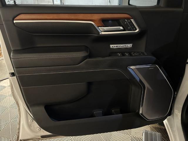2022 GMC Sierra 1500 4WD Crew Cab Short Box Denali