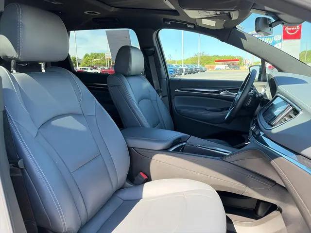 2023 Buick Enclave Essence AWD