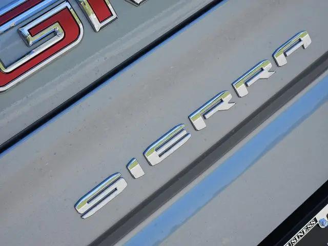 2026 GMC Sierra 1500 Crew Cab, Short Bed, SLT, 4WD