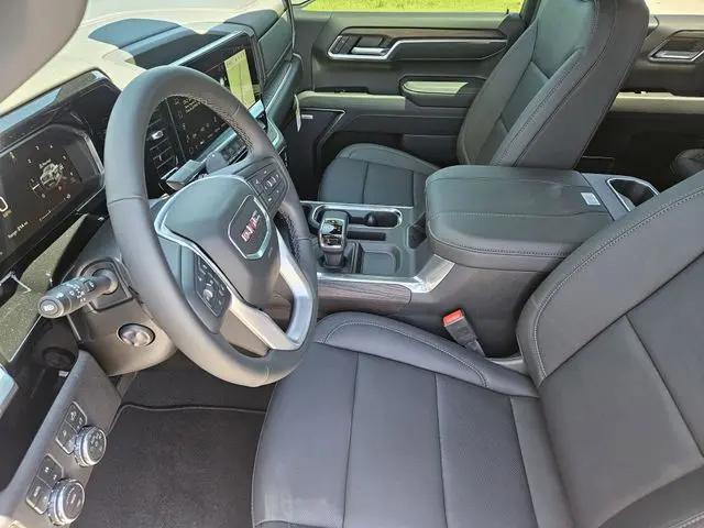 2026 GMC Sierra 1500 Crew Cab, Short Bed, SLT, 4WD