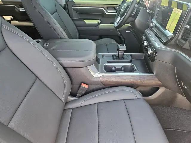 2026 GMC Sierra 1500 Crew Cab, Short Bed, SLT, 4WD