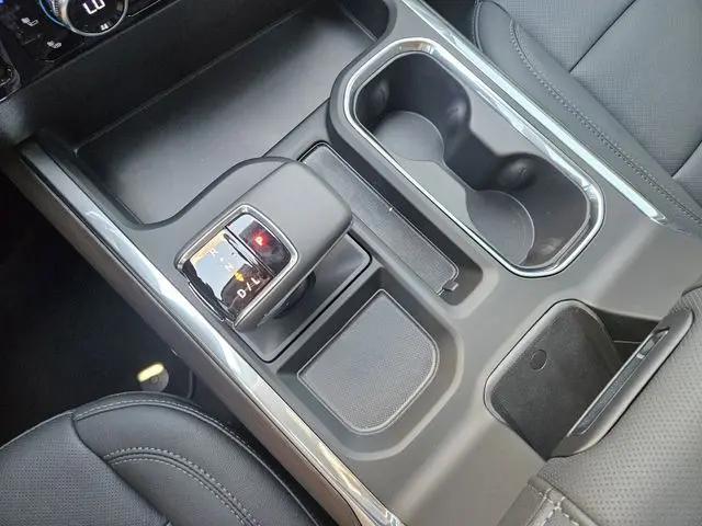 2026 GMC Sierra 1500 Crew Cab, Short Bed, SLT, 4WD
