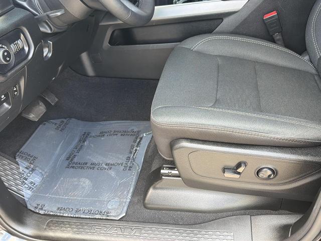 2025 Ram 1500 Big Horn Crew Cab 4x4 5'7" Box