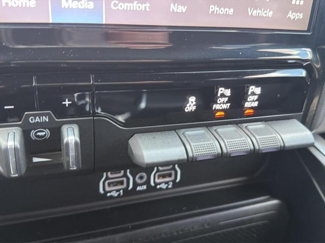 2025 Ram 1500 Big Horn Crew Cab 4x4 5'7" Box