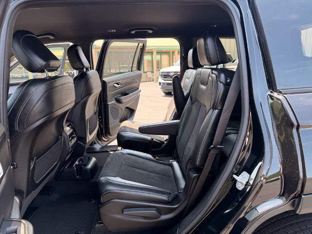 2025 Jeep Grand Cherokee L Altitude 4x4