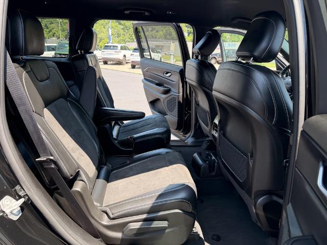 2025 Jeep Grand Cherokee L Altitude 4x4