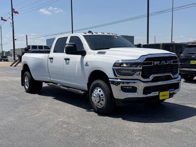 2026 RAM Ram 3500 RAM 3500 TRADESMAN CREW CAB 4X4 8 BOX