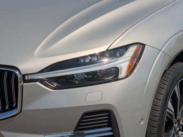 2023 Volvo XC60 B5 Ultimate Bright Theme