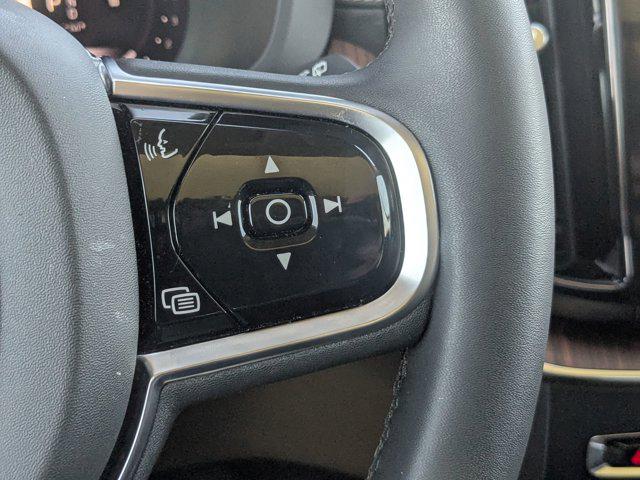 2023 Volvo XC60 B5 Ultimate Bright Theme