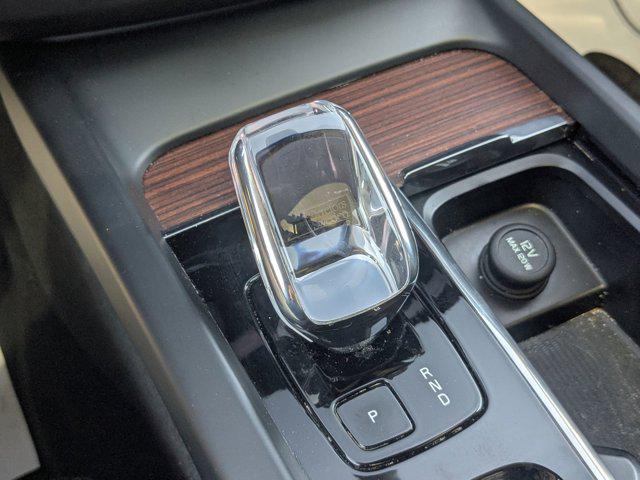 2023 Volvo XC60 B5 Ultimate Bright Theme
