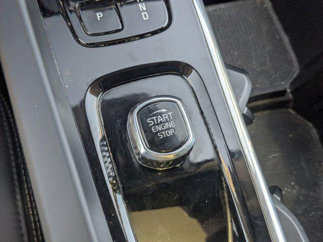 2023 Volvo XC60 B5 Ultimate Bright Theme