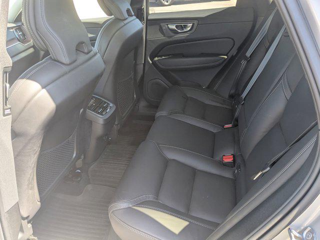 2023 Volvo XC60 B5 Ultimate Bright Theme