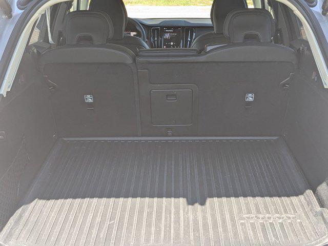 2023 Volvo XC60 B5 Ultimate Bright Theme