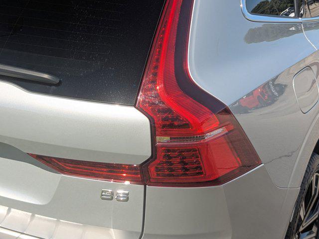 2023 Volvo XC60 B5 Ultimate Bright Theme