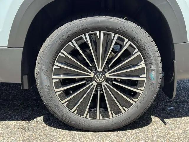 2026 Volkswagen Taos SE