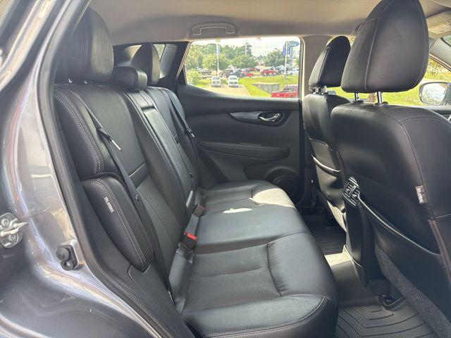 2021 Nissan Rogue Sport SL FWD Xtronic CVT
