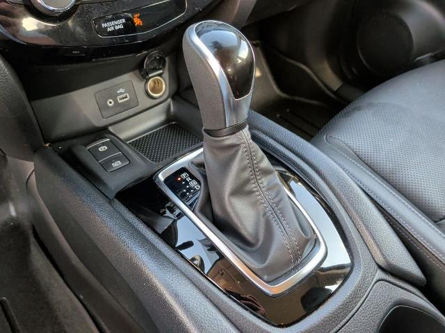 2021 Nissan Rogue Sport SL FWD Xtronic CVT