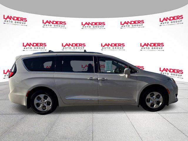 2017 Chrysler Pacifica Touring-L Plus
