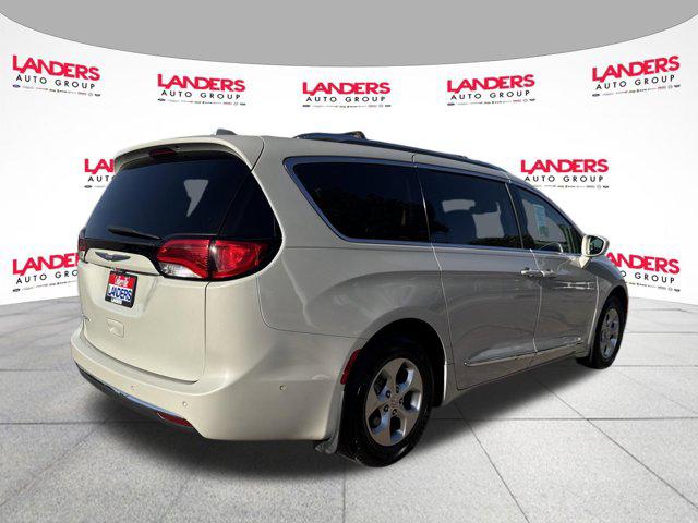 2017 Chrysler Pacifica Touring-L Plus