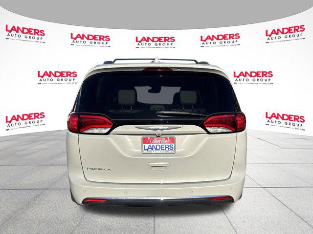 2017 Chrysler Pacifica Touring-L Plus