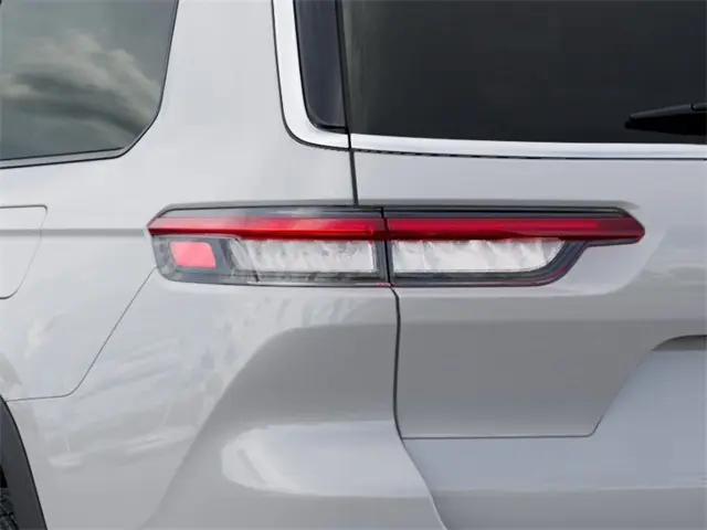 2025 Jeep Grand Cherokee L Laredo X 4x2